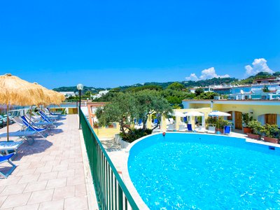 Hotel La Scogliera Aussenpool