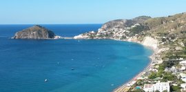 der Maronti Strand auf der Insel Ischia 