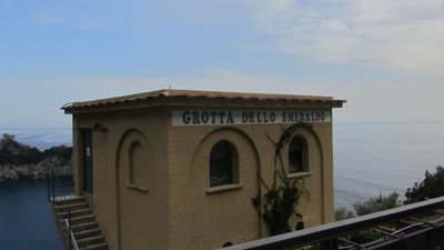 Amalfiküste Eingang Smaragdgrünegrotte 