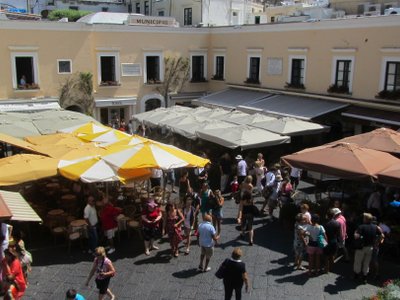 die berühmte Piazzetta von Capri