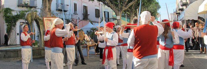 Volkstanz La 'ndrezzata auf der Insel Ischia