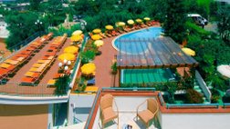 Hotel La Pergola Pool und Sonnenterrasse