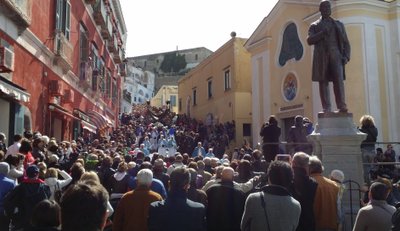 die Karfreitagprozession auf Procida
