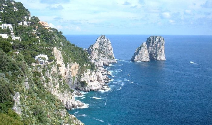 die Faraglioni Felsen von Capri