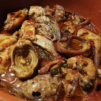 Kaninchen im Steintopf