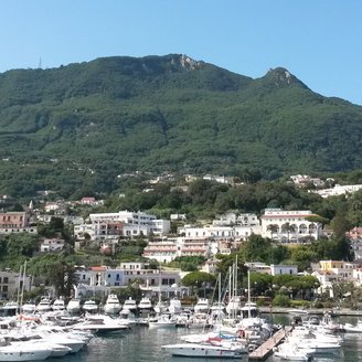 Aussicht auf die Gemeinde Casamicciola Terme Insel Ischia