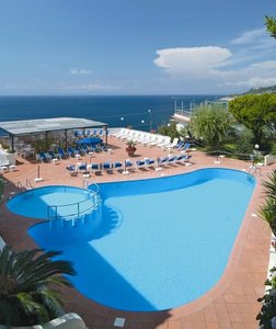 Hotel Piccolo Paradiso Pool mit Terrasse