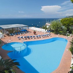 Hotel Piccolo Paradiso Pool mit Terrasse