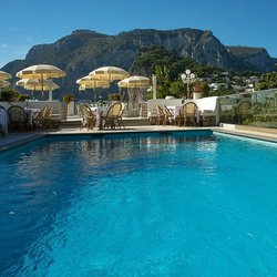 Villa Brunella Pool mit Meerblick