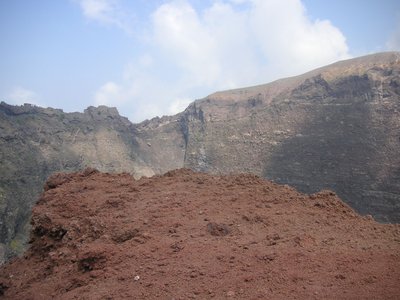 der Krater des Vesuvs, Tagesasuflug Pompeji/Vesuv