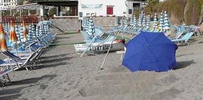 Sandbäder Maronti Strand Ischia 