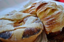 die Sfogliatella der typische Gebäck in Neapel Stadt