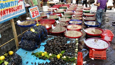 Miesmuscheln auf dem Fischmarkt