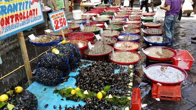 Miesmuscheln auf dem Fischmarkt 