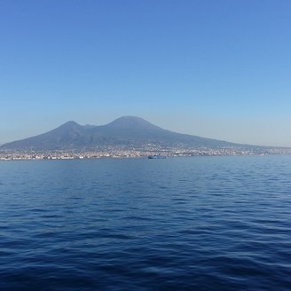 Neapel Stadt und der Vesuv