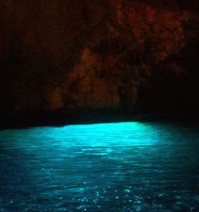 die Smaradgrüne Grotte an der Amalfiküste