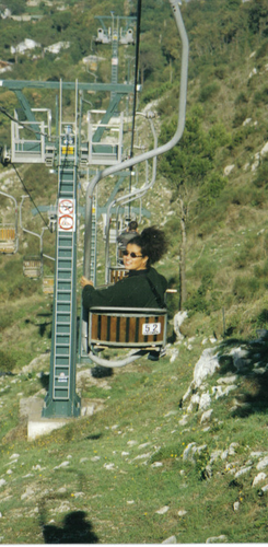 Fahrt im Sessellift auf den Monte Solaro in der Gemeinde Anacapri