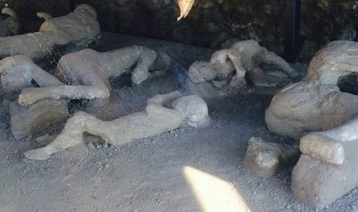 Gipsabdrücke aus Pompeji und Herculaneum