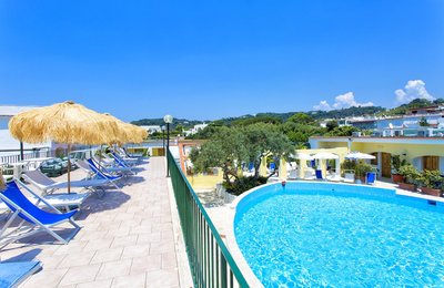 Hotel La Scogliera Aussenpool